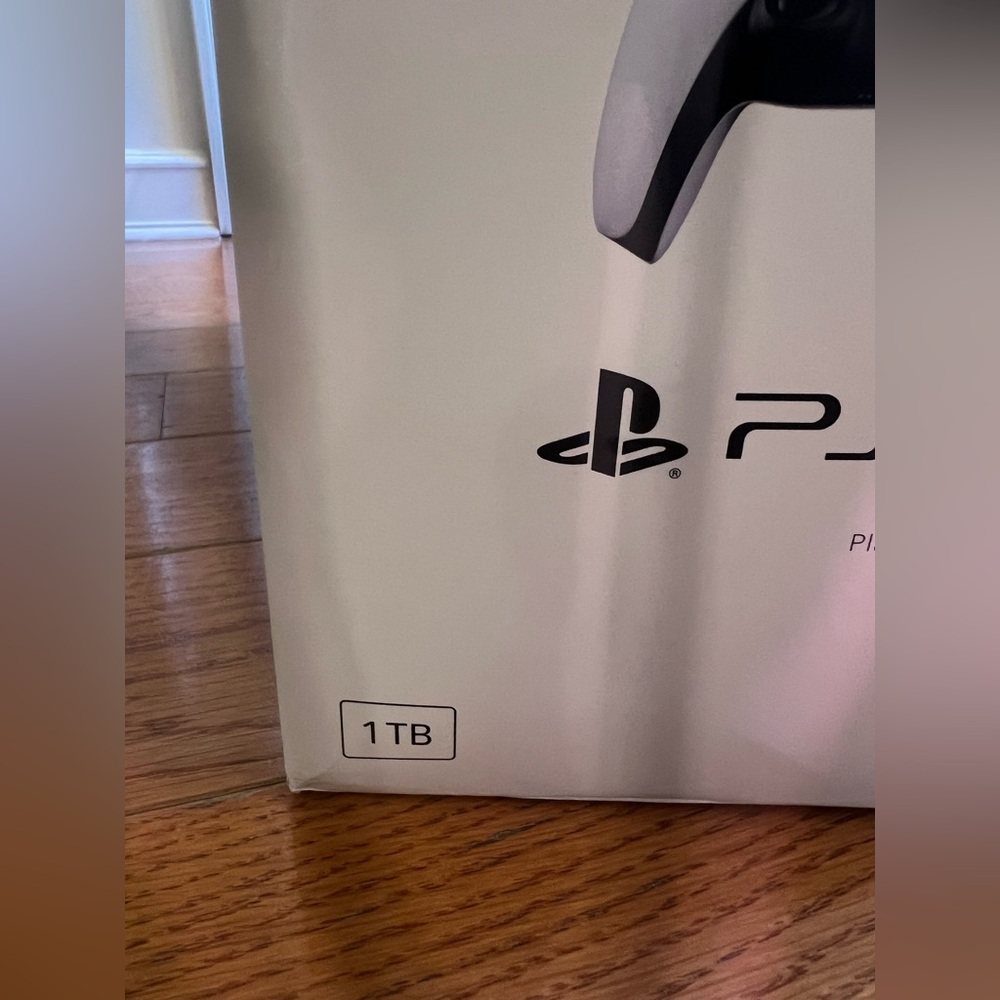 New Item! Sealed Box! Sony PS5 Console - Black and White 1TB CFI-2015 - Picture 12 of 16